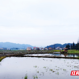 汝城：  农机助春耕 种田添帮手