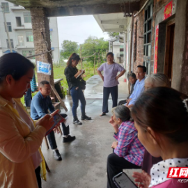 永兴县松柏村：干部沉在湾组 问题一线解决