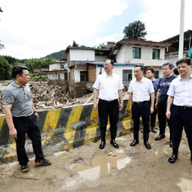 毛伟明在资兴指导抢险：全力迅速抢好“三通”