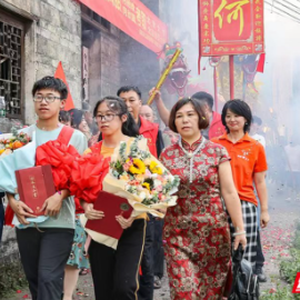 情暖学子 寄望未来！临武县志愿者为荣录北大、北师大龙凤胎优秀学子送关爱