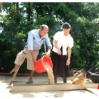 资兴好人曹宏庚：用双拐撑起一个家