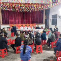 “桂阳星火”宣讲团走进方元镇谷田村开展屋场宣讲