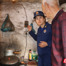 桂阳县:敲门入户送安全 守护群众平安过冬