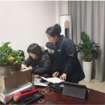 8分钟办卡!邮储银行“移动柜台”进厂区