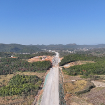 桂新高速第一合同段进入关键阶段