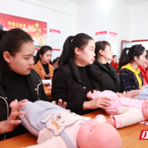 安仁县杨丽明：打造“仁城护工”品牌 铺就农村妇女就业路