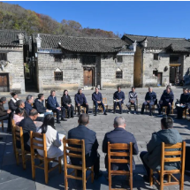 吴巨培在沙洲瑶族村宣讲党的二十届四中全会精神