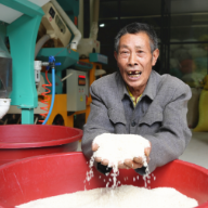 宜章县五岭镇十二亩村:高山大米 香飘四方