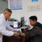 乡村医生李水平夫妇:百姓健康守护者 医保政策宣传员