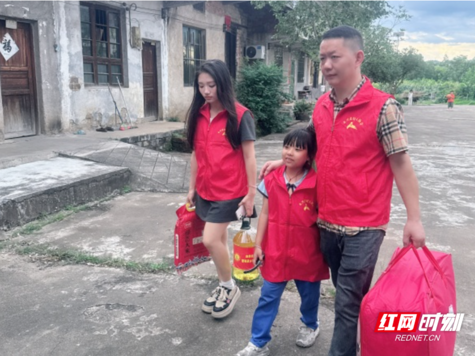 李哲锐：十年志愿路 一腔赤诚情