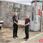 汝城县林业局为省级林业产业化龙头企业授牌