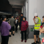 暴雨来袭 湖南高速集团对口支援资兴市抗洪救灾工作队快速做好群众转移安置工作