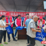 汝城县泉水镇：赶集日里说禁毒