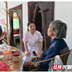 “劳模村医”曹菊英：大山深处上门送诊忙