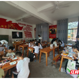 临武：南岸村暑假托管班开班 点亮乡村孩子的多彩假期
