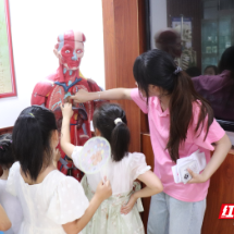 科学之光照童心：育蕾科普“三下乡”人体探秘活动圆满成功