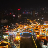 视频 | 夏夜苏仙古街：清凉聚人气 烟火旺经济
