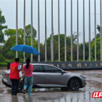 临武县：一把共享雨伞的暖心护送