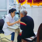 “高难度”白内障手术助高龄驼背患者重见光明