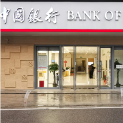 一通表扬电话里的“金融温度”