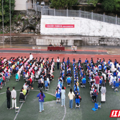 资兴市清江镇开展“全民国防教育月”宣传活动