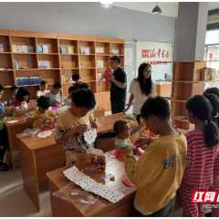 桂阳县莲塘镇:童手擎灯颂华诞,文明实践润童心