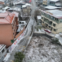 临武县：军民破冰战寒潮 迷彩映雪辟通途