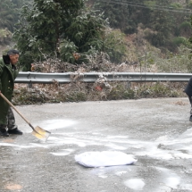 北湖护林员的风雪24小时