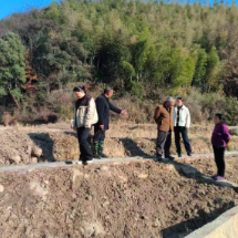 安仁县：建坝润民田 锦旗映初心