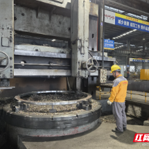 桂阳县：机械制造生产忙 外贸助力湖南机械出海