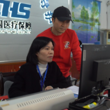 告别“单位中转”!临武县生育津贴实现个人账户直接发放