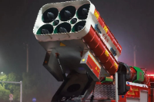 郴州元旦夜“人防+技防”筑牢蓝天防线