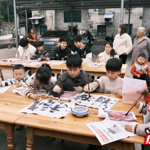 来自宜章县岩泉镇团结村的幸福年味