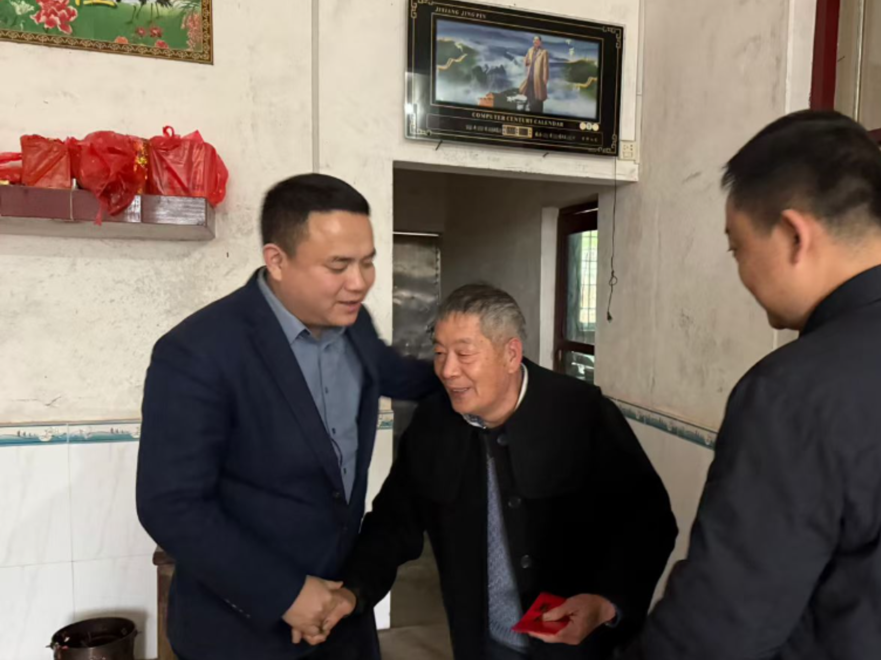 安仁县:走村入户送温暖 年关情深暖民心