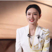 郴州妹子龙洋，官宣今年春晚主持人！