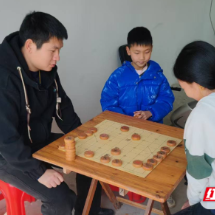 永兴县鲤鱼塘镇开展“暖冬童行”关爱行动 为留守儿童筑起温馨成长港湾