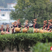 宜章莽山：瑶胞茶园赛鼓迎新年