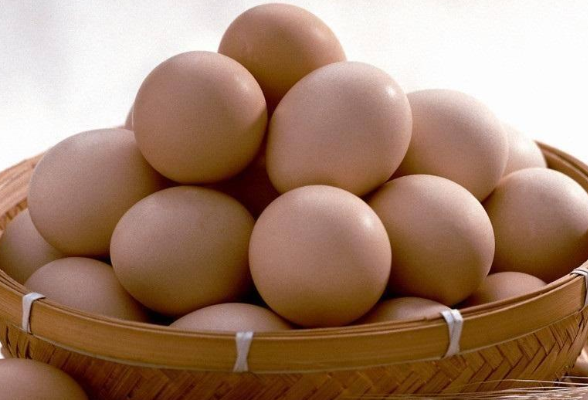 鸡蛋吃多了会高胆固醇、高血脂？
