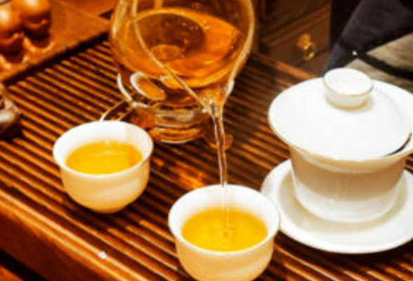 隔夜茶里富含亚硝酸盐，不能喝？