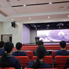 零陵卷烟厂团委组织五四观影，激发青年奋进力量