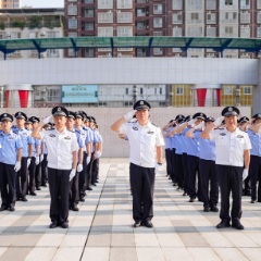 永州市公安局举行八一建军节升国旗仪式