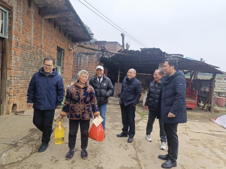 永州一中：驻村帮扶暖人心 春节走访递温情