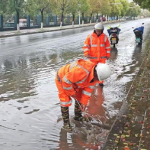 永州城管：闻“汛”即动 全力防汛保畅通