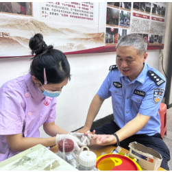 藏蓝守平安,热血续生命——冷水滩公安踊跃无偿献血为爱接力