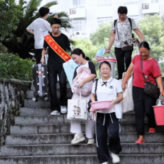 暖心迎新，志愿同行——永州一中开展2026级新生迎新志愿服务活动