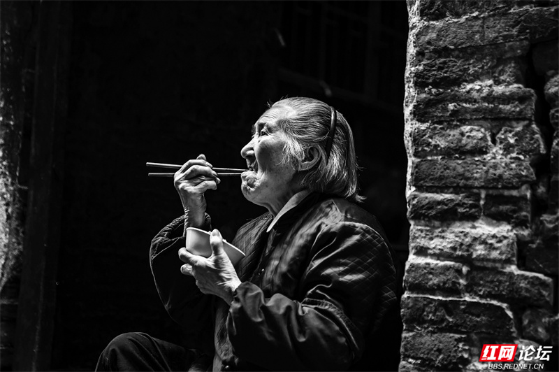 nEO_IMG_微信图片_20251107225227_141_1618.jpg