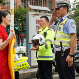 网友实拍：郴州三中考点，两面锦旗背后藏着怎样的高考暖心故事？