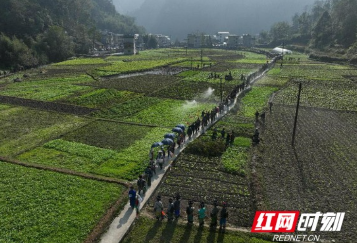 湘西吉首：非遗“牵手”旅游既“活”又“火”