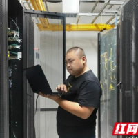 平凡岗位中的“数字工匠”——记湘西联通网络工程师熊亮