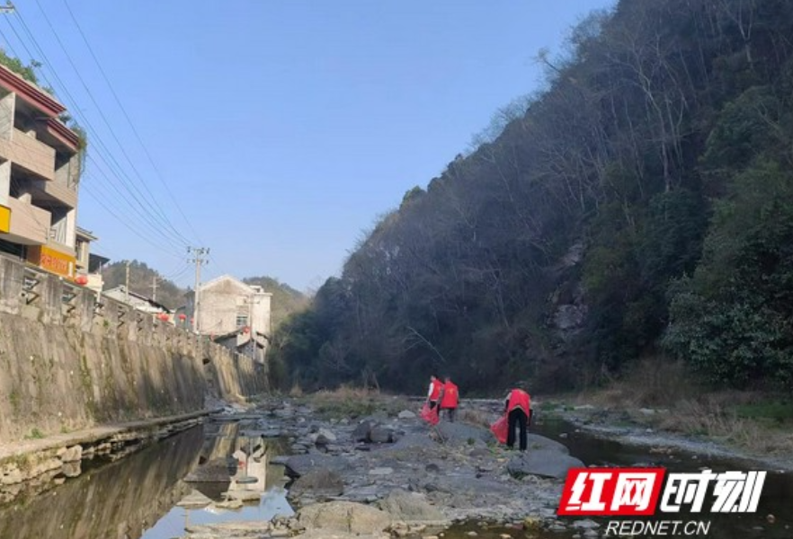 永顺县对山乡：开展巡河护河志愿服务活动